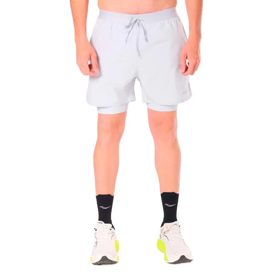 Imagen 0 de 7 de Short Saucony Outpace 2in1-GRIS