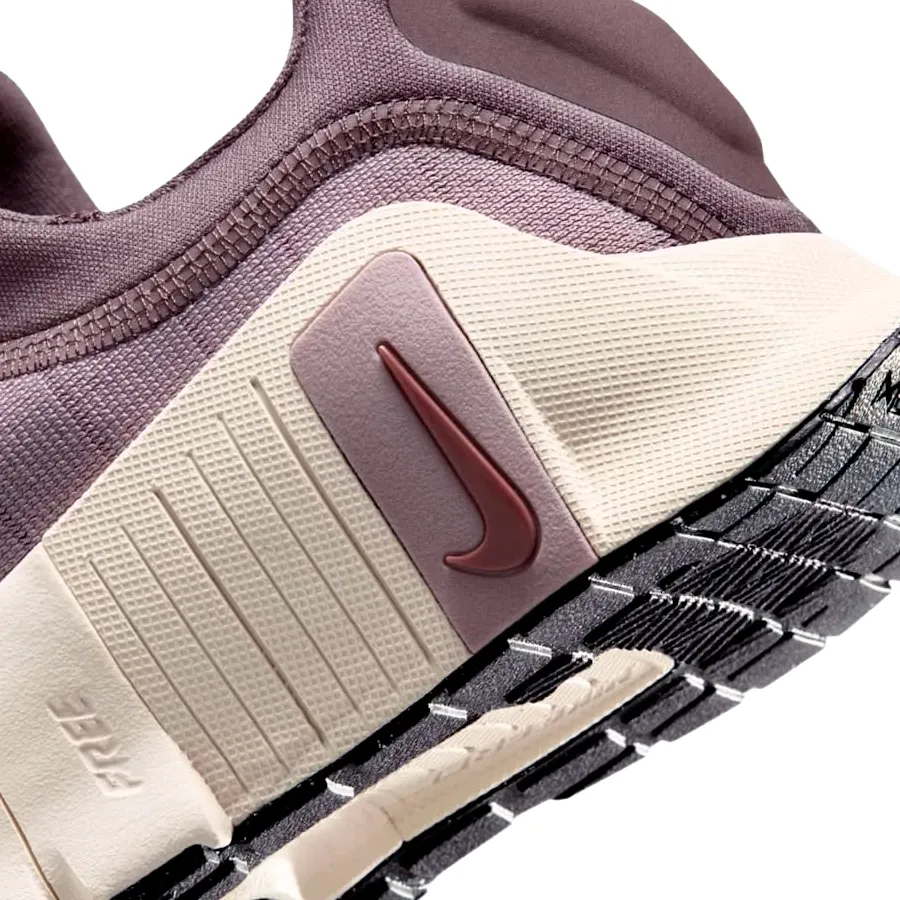 Imagen 5 de 8 de Zapatillas Nike Free Metcon 6-MORADO/BEIGE