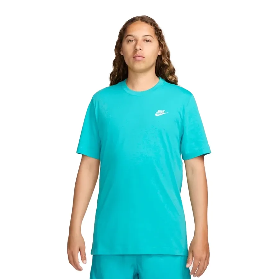 Imagen 0 de 4 de Remera Nike Nsw Club Tee-TURQUESA