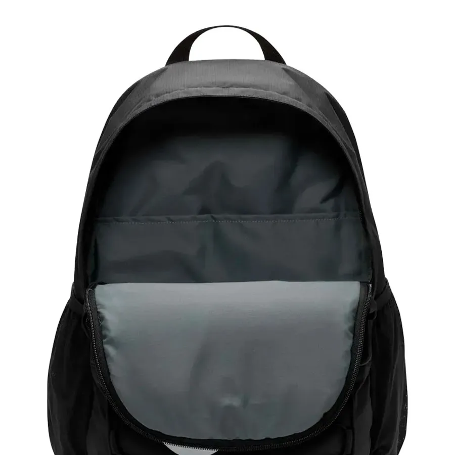 Imagen 2 de 4 de Mochila Nike Roam Hayward-NEGRO/BLANCO