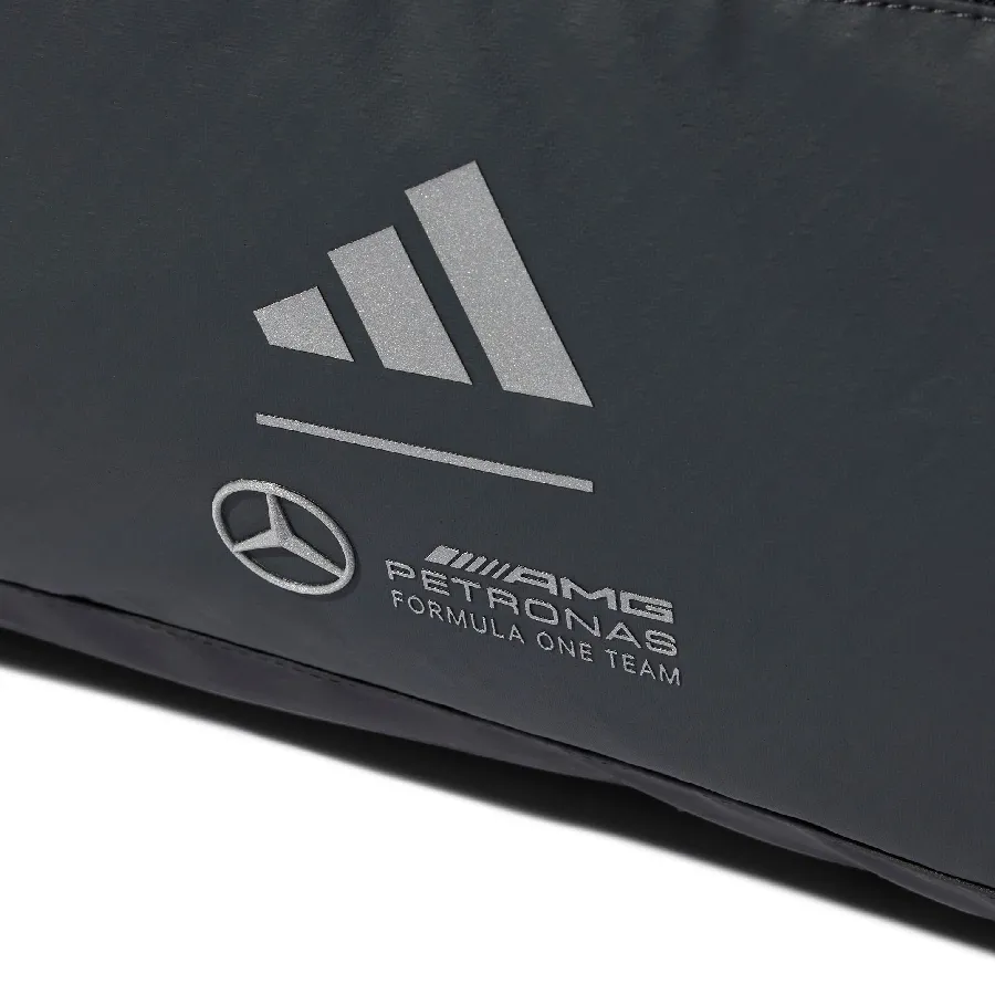 Imagen 4 de 5 de Maleta Deportiva Mercedes - AMG Petronas Formula One Team Hybrid-NEGRO/TURQUESA