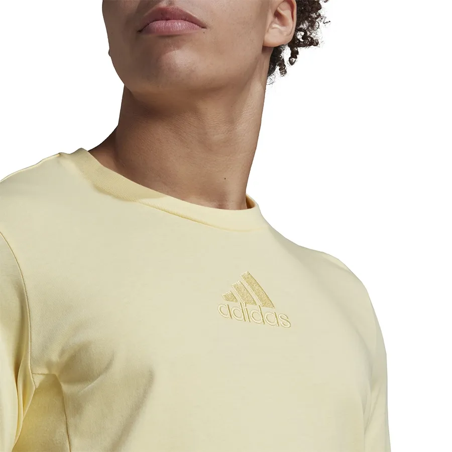 Imagen 5 de 6 de Remera adidas Studio Lounge-AMARILLO