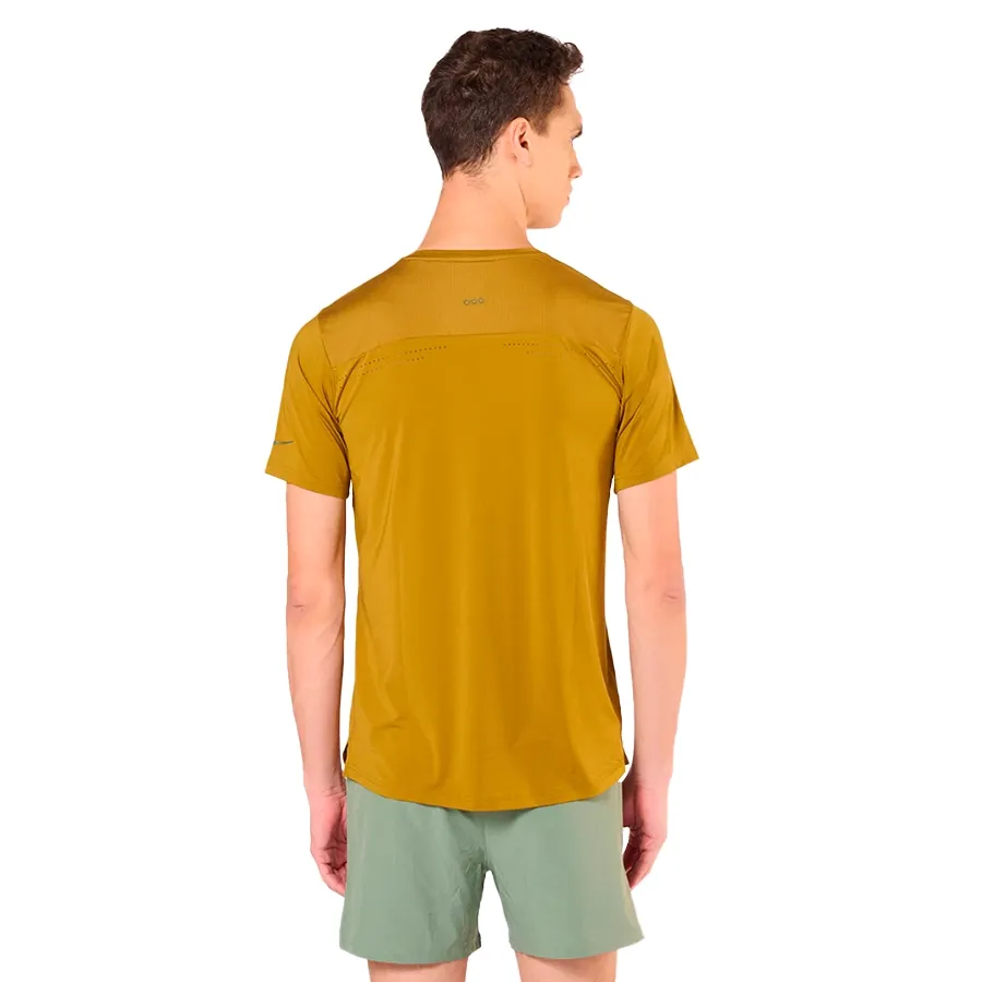 Imagen 1 de 5 de Remera Saucony Hurricane Sleeve-CAMEL