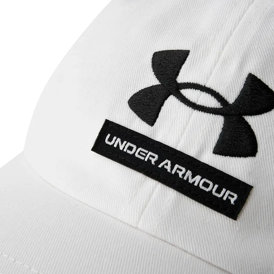 Imagen 3 de 5 de Gorra Under Armour -BLANCO/NEGRO