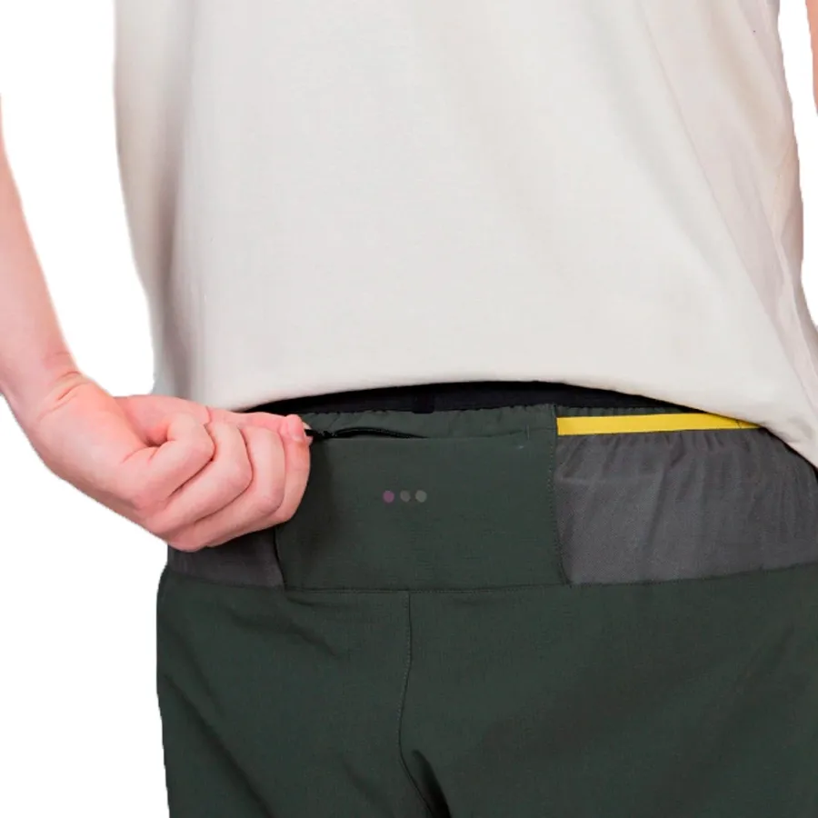 Imagen 2 de 6 de Shorts Saucony Pantalón  Explorer Utility 5-VERDE OLIVA/AMARILLO