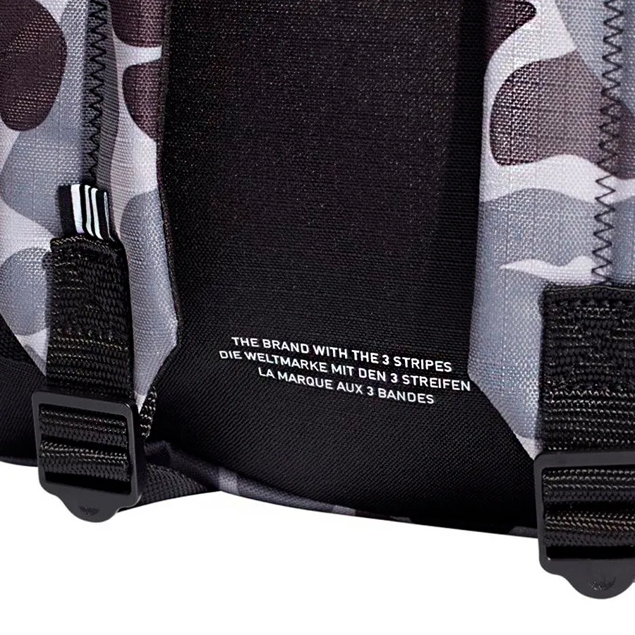 Imagen 4 de 5 de Mochila adidas originals Bp Classic-GRAFITO/CAMUFLADO