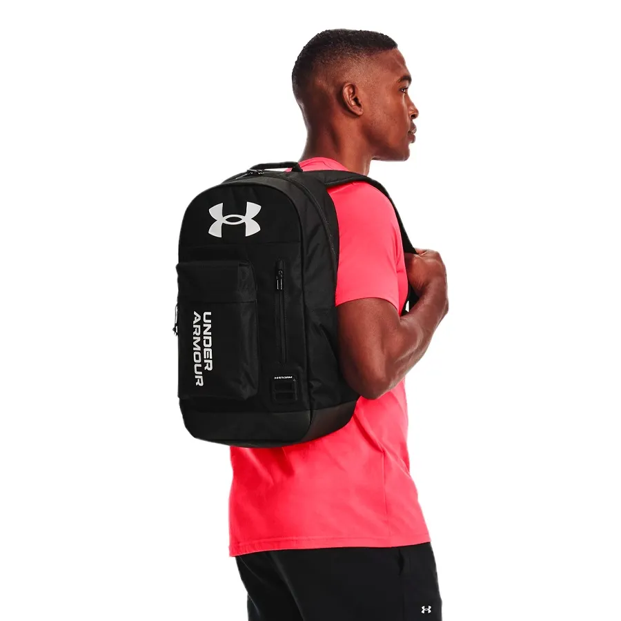 Imagen 1 de 4 de Mochila Under Armour Halftime-NEGRO/BLANCO