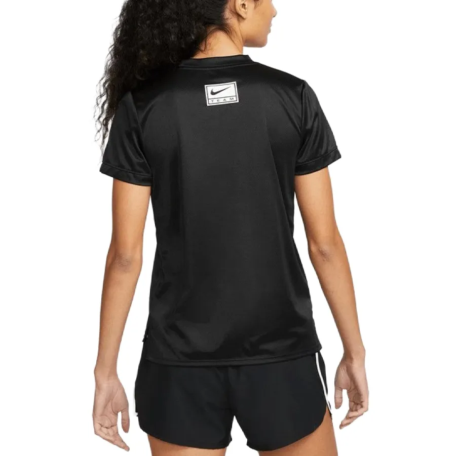Imagen 1 de 3 de Remera Nike Running Dri-Fit Swoosh-NEGRO/BLANCO