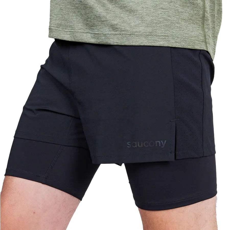 Imagen 0 de 4 de Shorts Saucony Outpace 4" 2 en 1-NEGRO