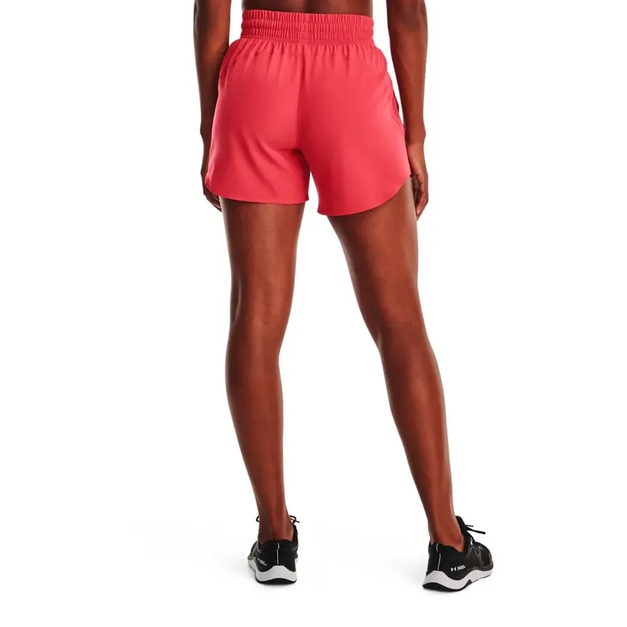 Imagen 2 de 5 de Shorts Under Armour Flex Woven 5"-ROJO