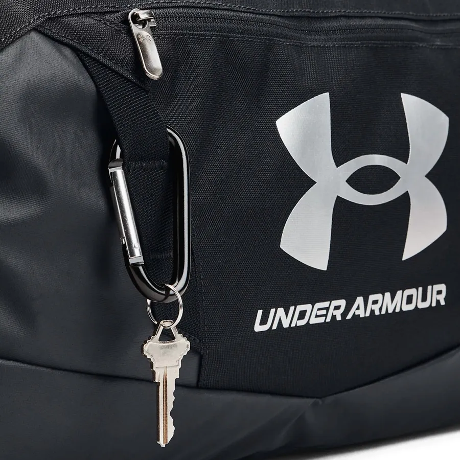 Imagen 4 de 8 de Bolso Under Armour Undeniable 5.0 Duffle-NEGRO/PLATA