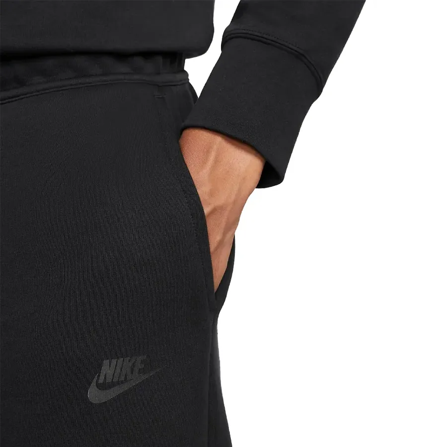 Imagen 2 de 3 de Shorts Nike Tech Fleece-NEGRO