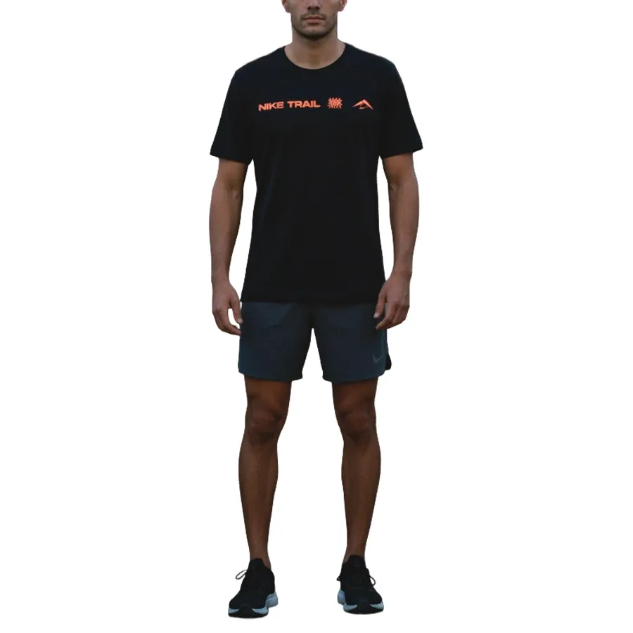 Imagen 0 de 5 de Remera Nike Dri-Fit-NEGRO