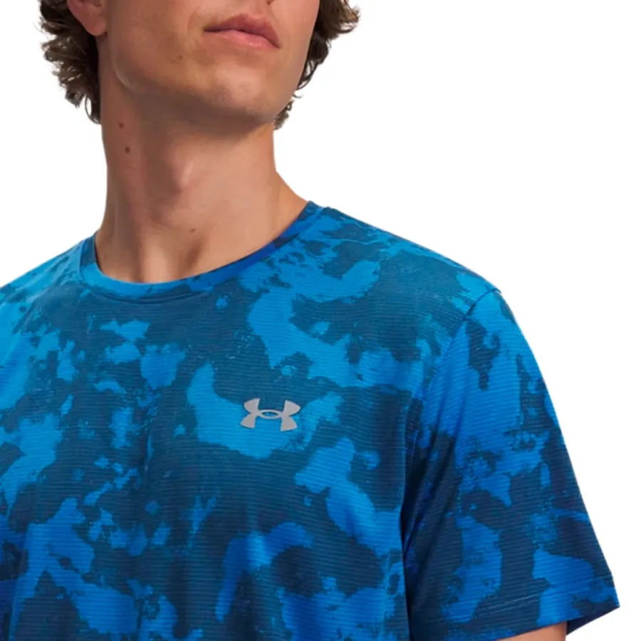 Imagen 2 de 3 de Remera Under Armour Launch Printed-AZUL/CELESTE