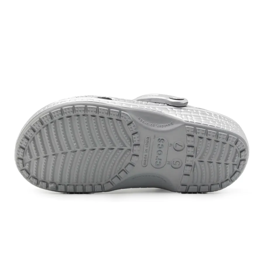 Imagen 5 de 6 de Sandalias Crocs Classic Metallic-PLATA