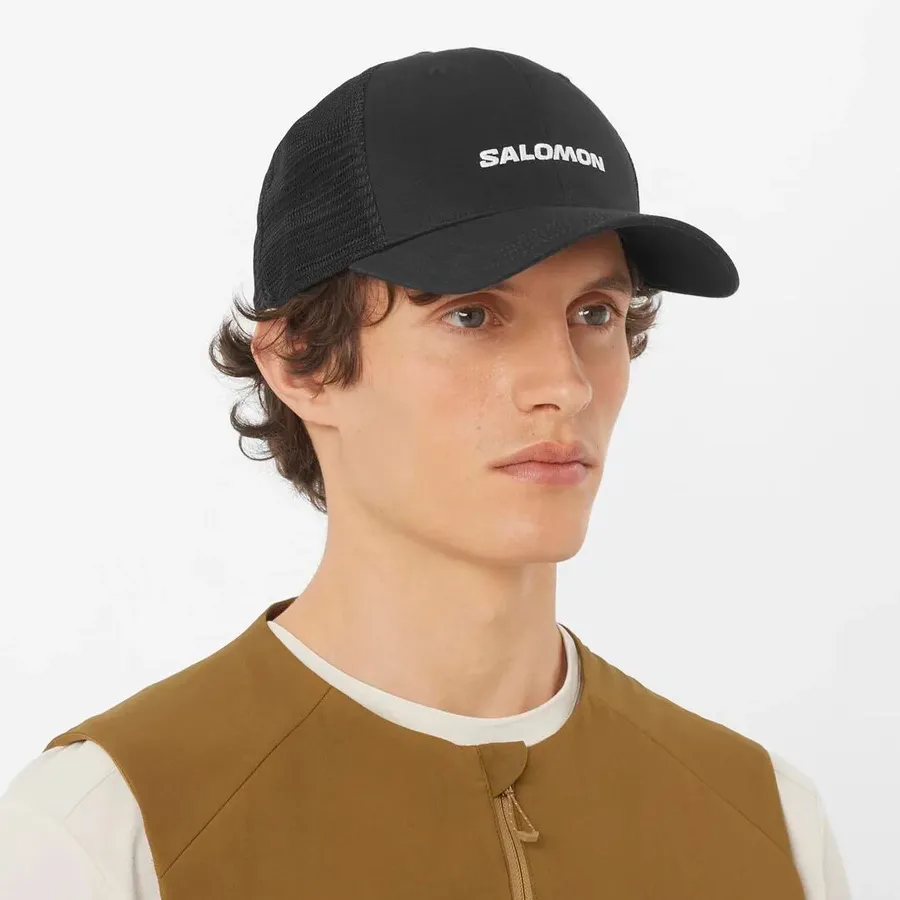 Imagen 1 de 5 de Gorra Salomon Logo Trucker-NEGRO