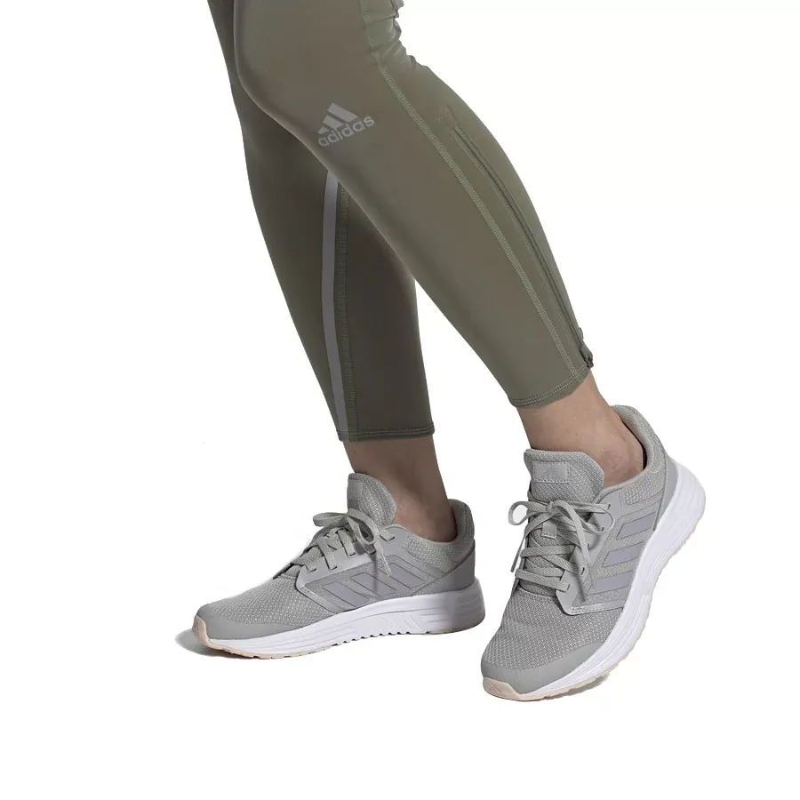 Imagen 6 de 7 de Zapatillas adidas Galaxy 5-GRIS