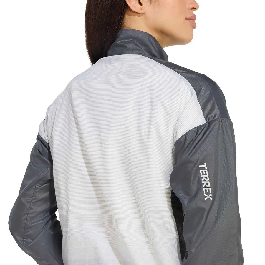 Imagen 3 de 5 de Campera adidas Terrex Multi Clima365 Windweave-GRAFITO/BLANCO
