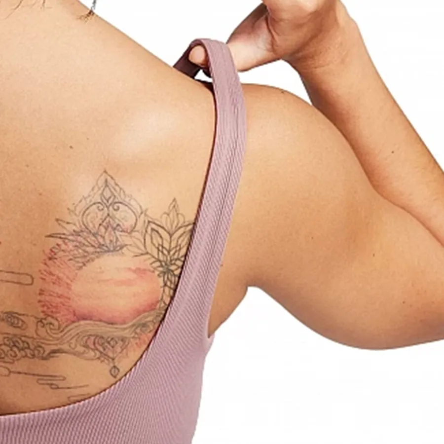 Imagen 2 de 4 de Top Nike Zenvy Rib-ROSA