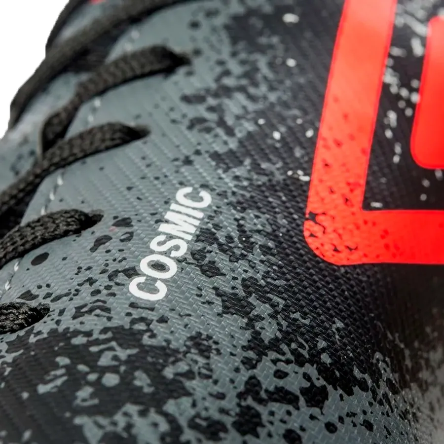 Imagen 6 de 7 de Botines Umbro Sala Cosmic In-GRAFITO/CORAL/NEGRO
