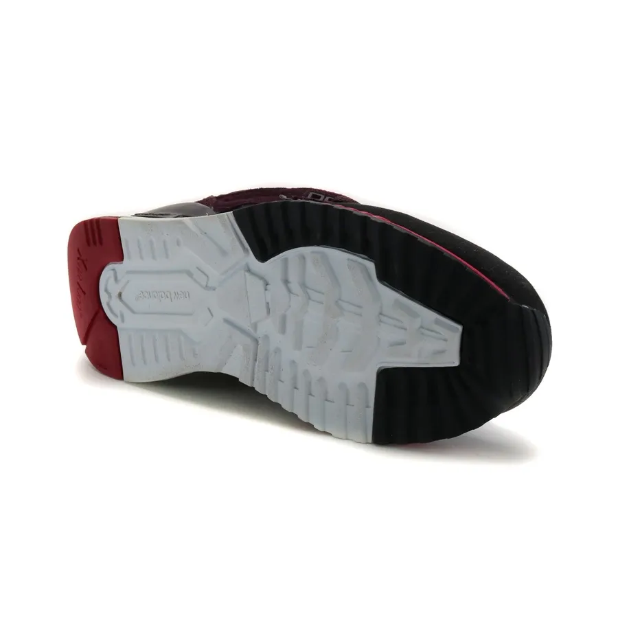 Imagen 2 de 3 de Zapatillas New Balance 530-NEGRO/BORDO
