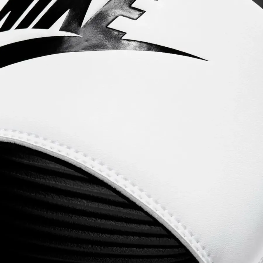 Imagen 5 de 6 de Ojotas Nike Victori One-NEGRO/BLANCO