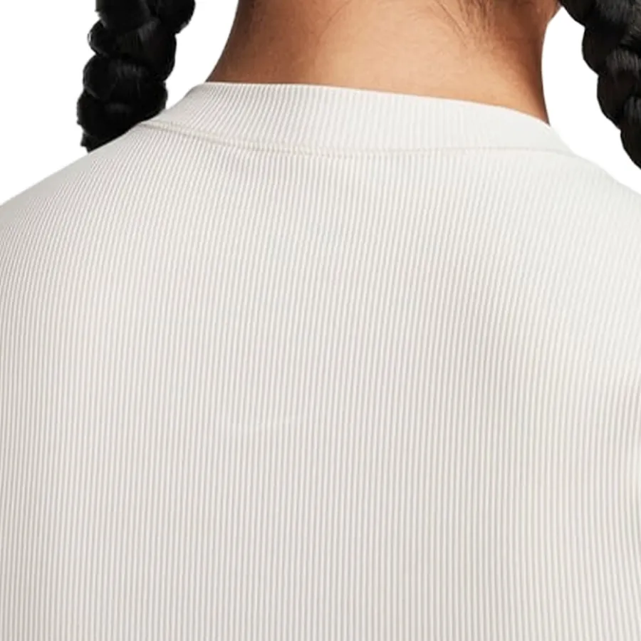 Imagen 3 de 4 de Remera Nike Zenvy Rib-BLANCO