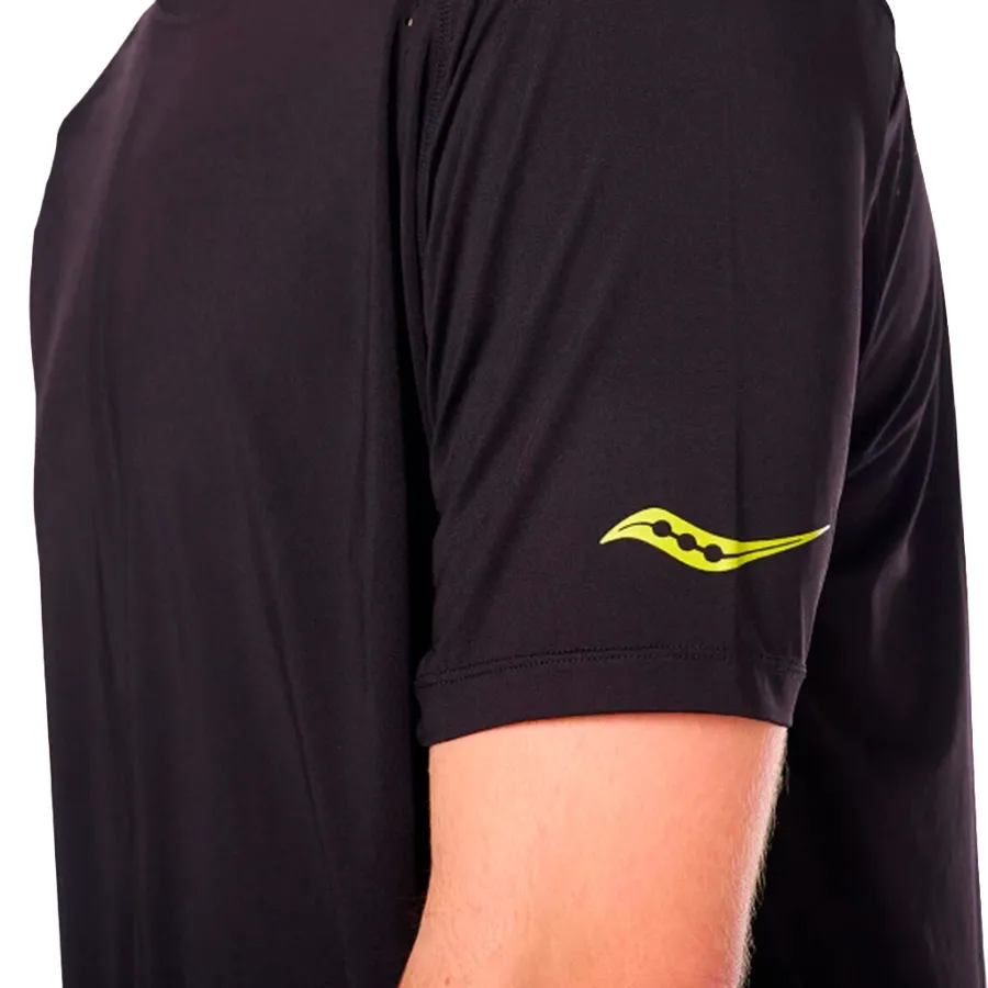 Imagen 3 de 5 de Remera Saucony Hurricane-NEGRO