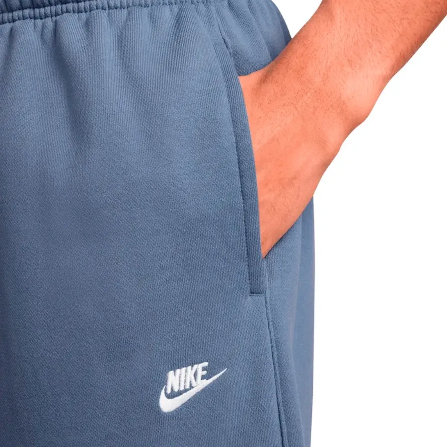 Imagen 2 de 3 de Pantalón Nike Urbano Club Fleece-AZUL