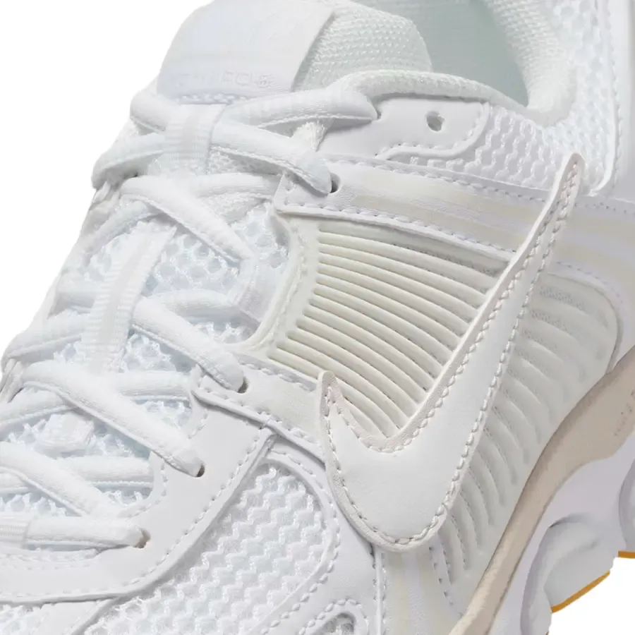 Imagen 6 de 8 de Zapatillas Nike Zoom Vomero 5-BLANCO/BEIGE