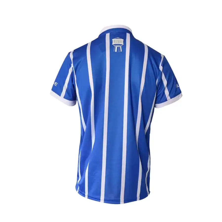 Imagen 2 de 3 de Camiseta Fiume Sport 100 Años Godoy Cruz Oficial-AZUL/BLANCO