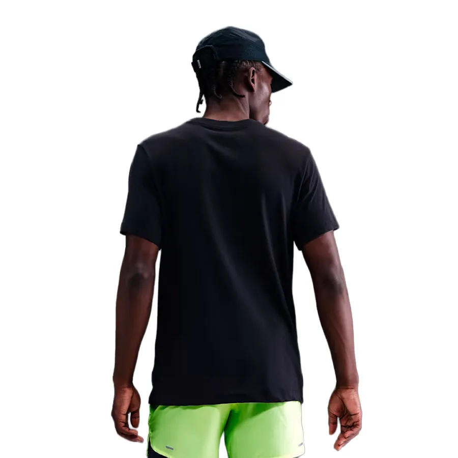 Imagen 1 de 3 de Remera Nike Run Energy-NEGRO/AMARILLO FLUOR