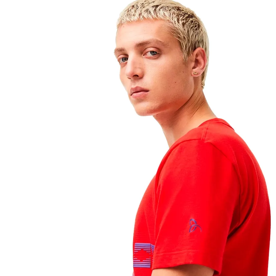 Imagen 3 de 6 de Remera Lacoste Novak Djokovic-ROJO/AZUL