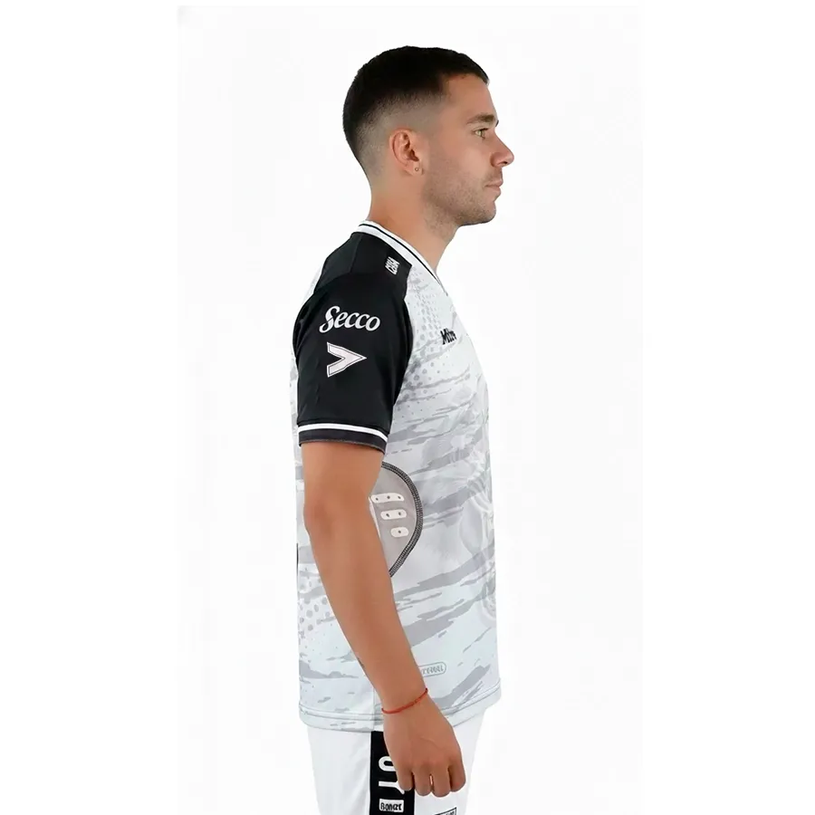 Imagen 1 de 4 de Camiseta Mitre Alternativa Gimnasia y Esgrima 25-BLANCO/GRIS/NEGRO