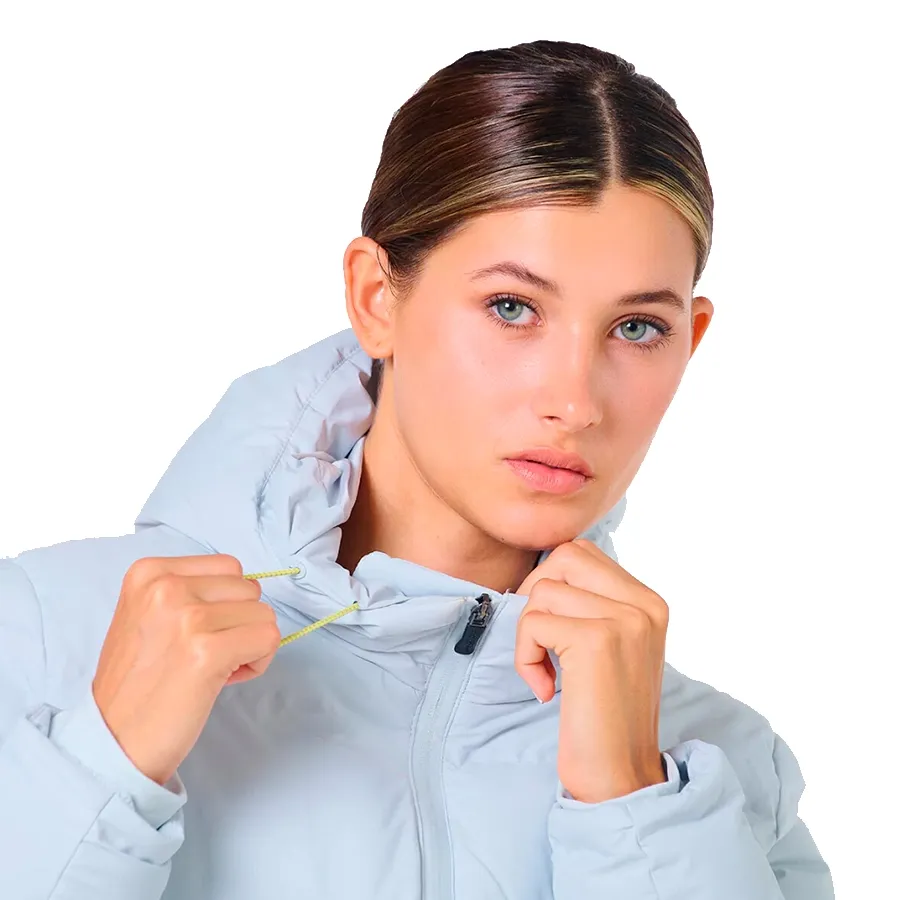 Imagen 2 de 4 de Campera Saucony Surge Heat-CELESTE