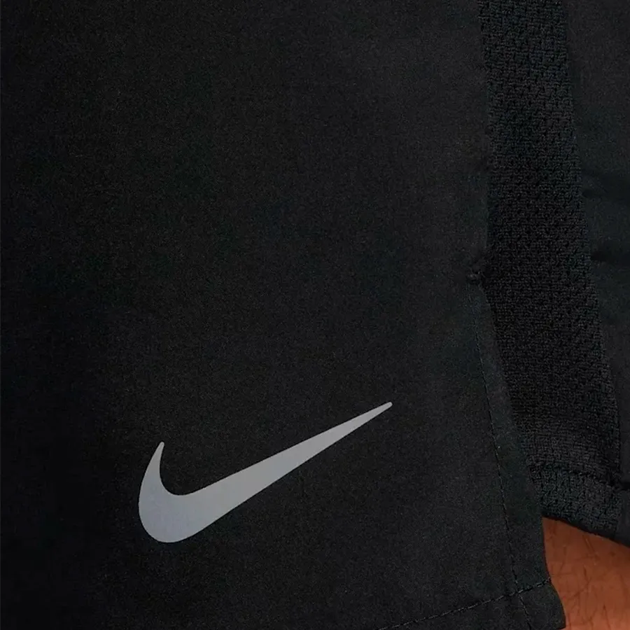 Imagen 4 de 5 de Nike Shorts  Challenger 2 en 1-NEGRO