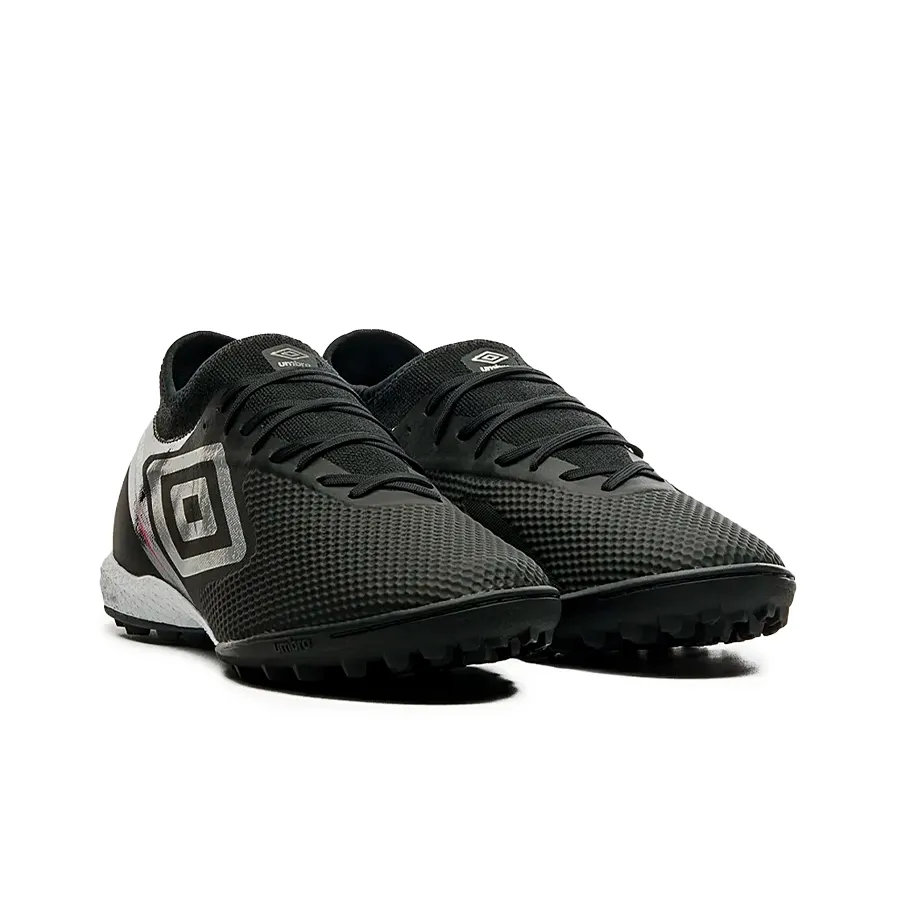 Imagen 1 de 4 de Botines Umbro Adamant-NEGRO/GRIS