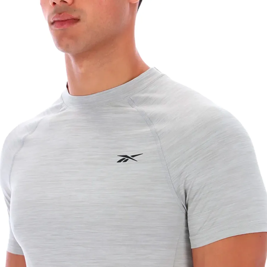 Imagen 2 de 3 de Remera Reebok Arnie-GRIS