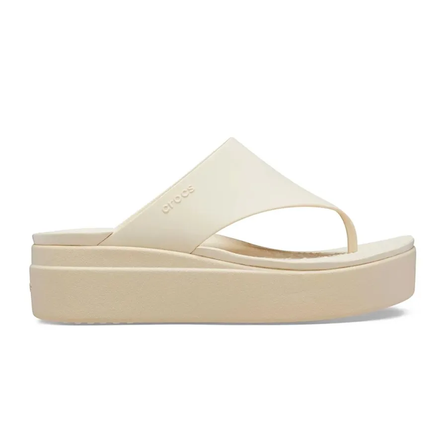 Imagen 0 de 4 de Ojotas Crocs Brooklyn Flip Bone-CRUDO