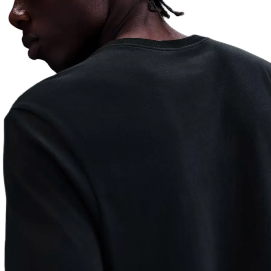 Imagen 3 de 4 de Remera Nike Tee Run Swoosh-NEGRO