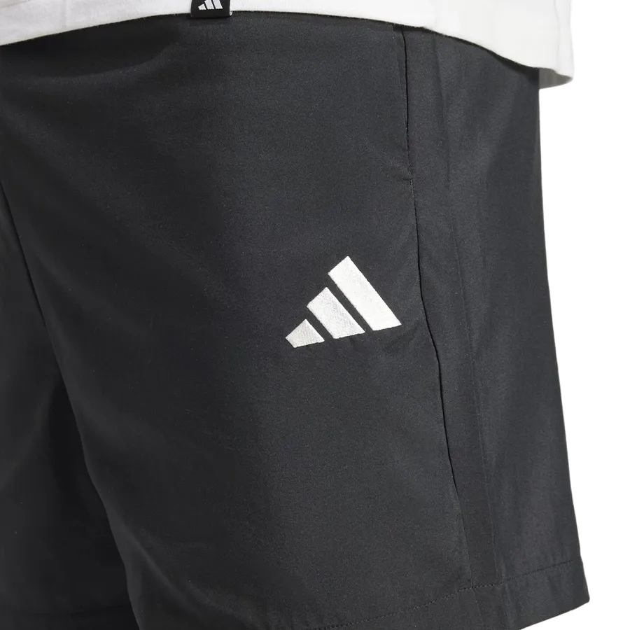 Imagen 3 de 5 de Short adidas Essentials Small Logo Chelsea-NEGRO/BLANCO