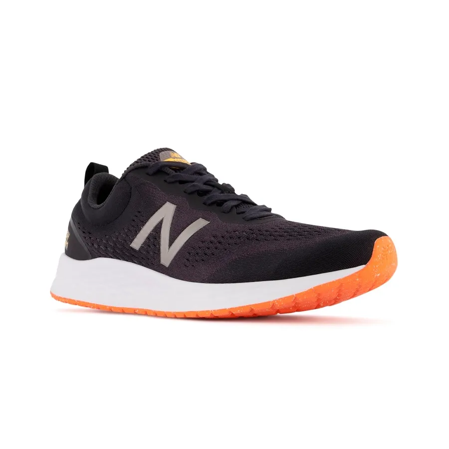 Imagen 2 de 5 de Zapatillas New Balance Fresh Foam Arishi v3-NEGRO/NARANJA