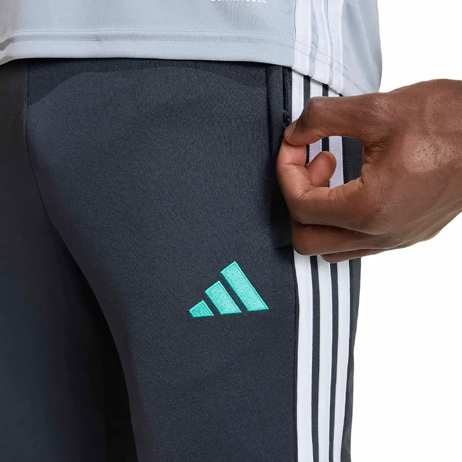 Imagen 3 de 5 de Pantalón adidas Tiro 26 Essentials-GRAFITO/BLANCO/TURQUESA