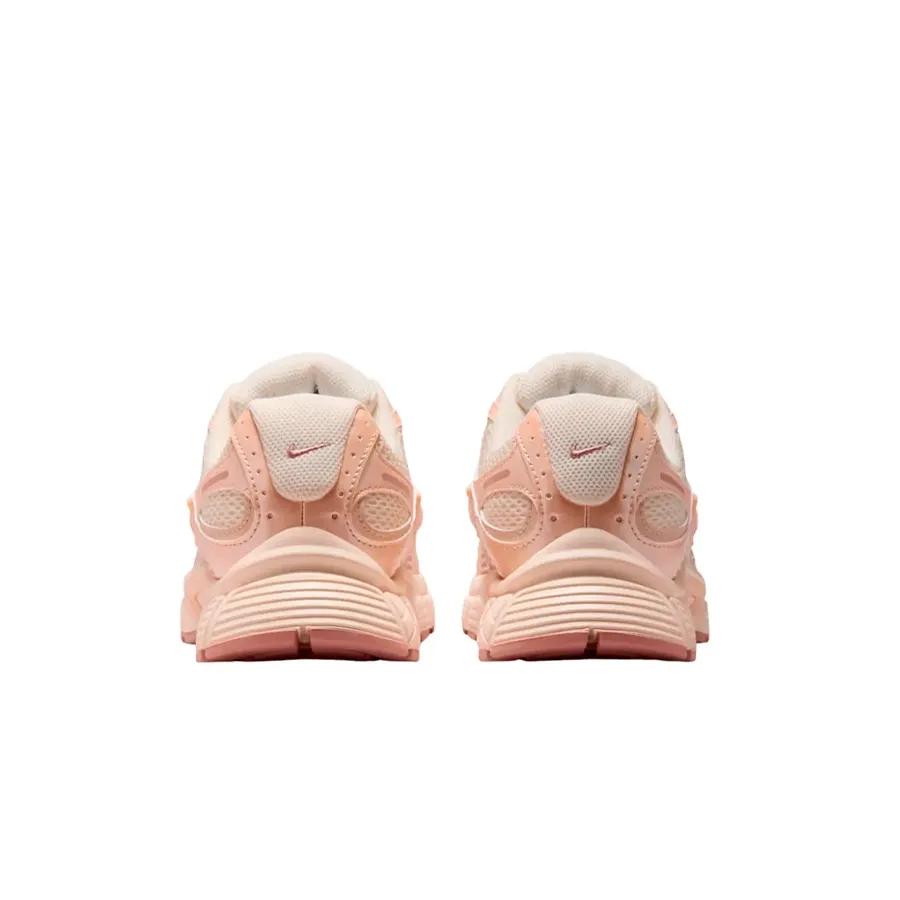 Imagen 4 de 5 de Zapatillas Nike V5 Rnr-ROSA/CRUDO