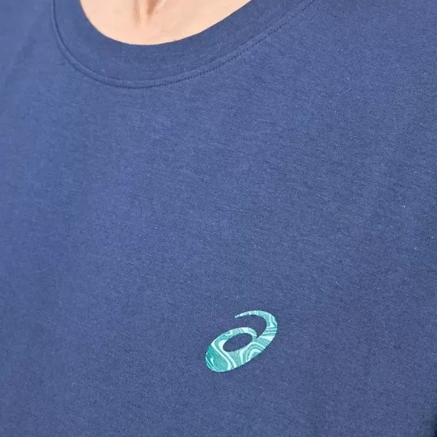 Imagen 3 de 4 de Remera Asics Sound Mind Ss23-MARINO