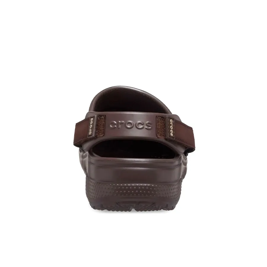 Imagen 2 de 5 de Sandalias Crocs Yukon Vista II Clog-MARRON