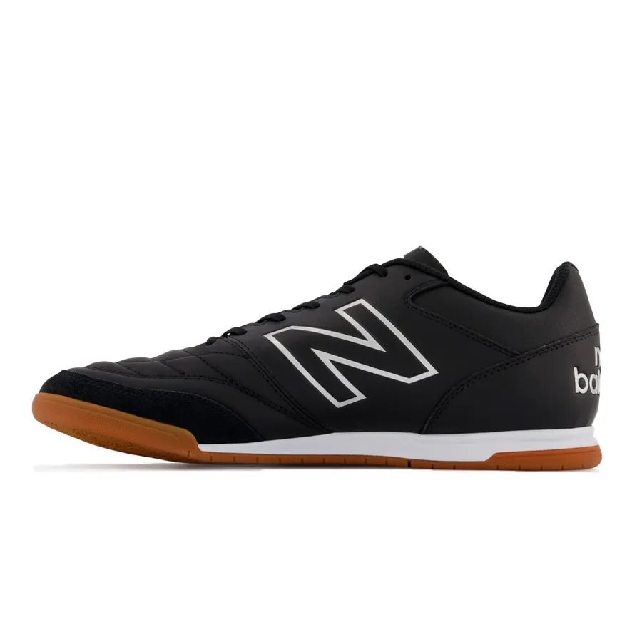 Imagen 2 de 5 de Botines New Balance 442 V2 Team In-NEGRO/PLATA