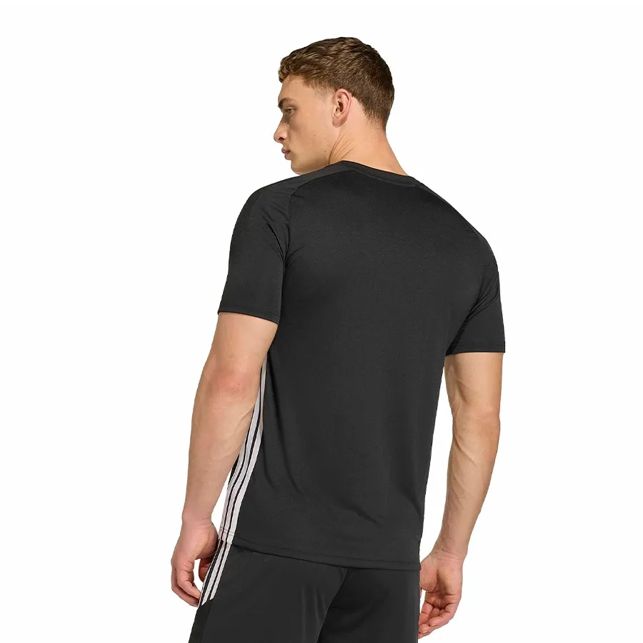 Imagen 1 de 6 de Camiseta adidas Tiro26 Essentials-NEGRO