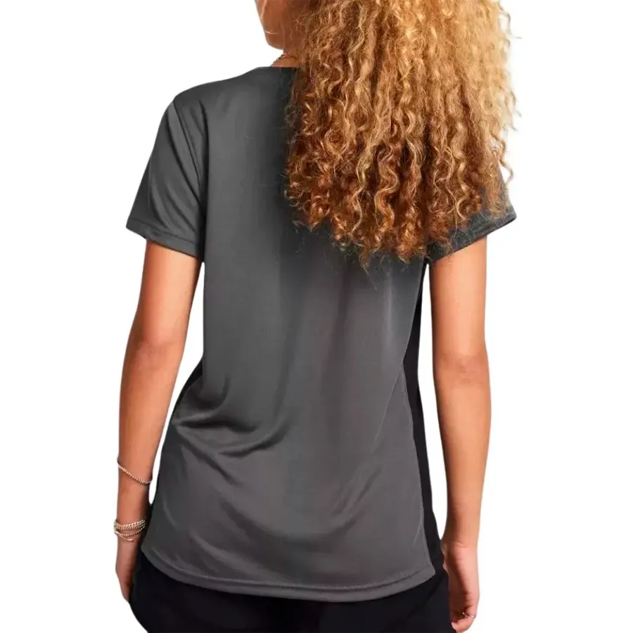Imagen 1 de 3 de Remera Under Armour Challenger Train-GRIS