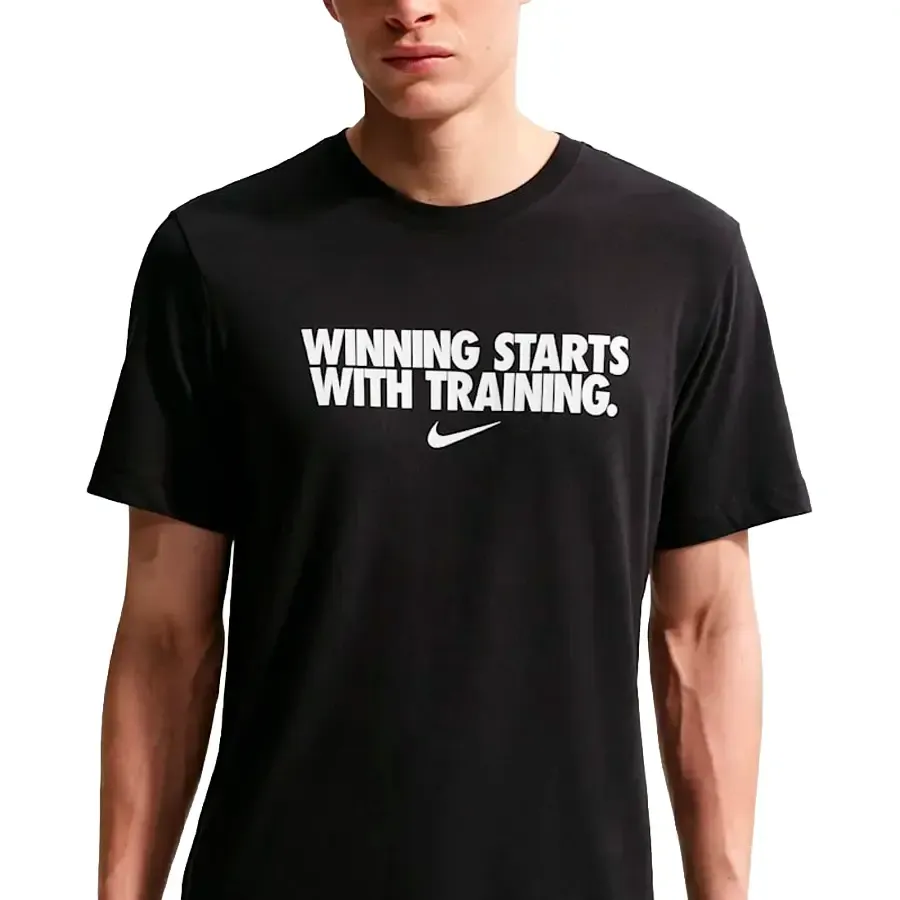 Imagen 1 de 3 de Remera Nike Winning-NEGRO